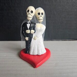 Mexican Wedding Skeletons Couple Figurine Day of the Dead Bride Groom Heart Base